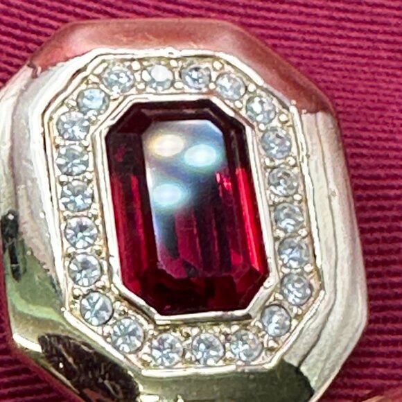 VTG Large SwarovskI S.A.L. Red & Clear Crystal Clip Earrings - Picture 5 of 15